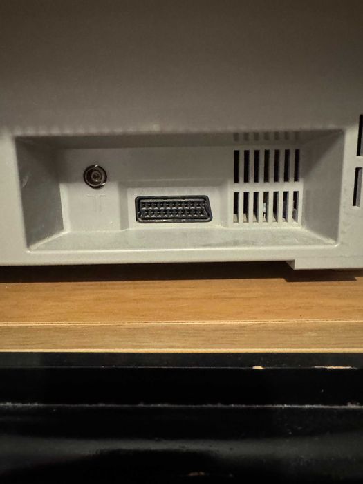 Продавам телевизор с кинескоп 21"  BEKO