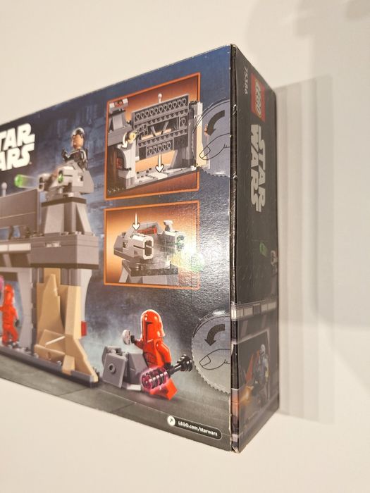 LEGO Star Wars 75386 Paz Vizsla and Moff Gideon Battle