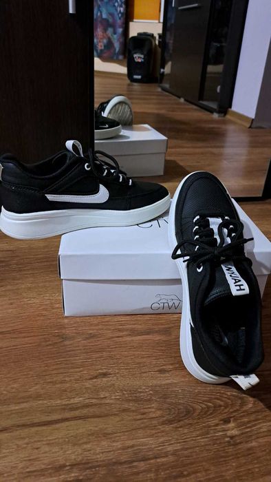 Дамски кецове Nike