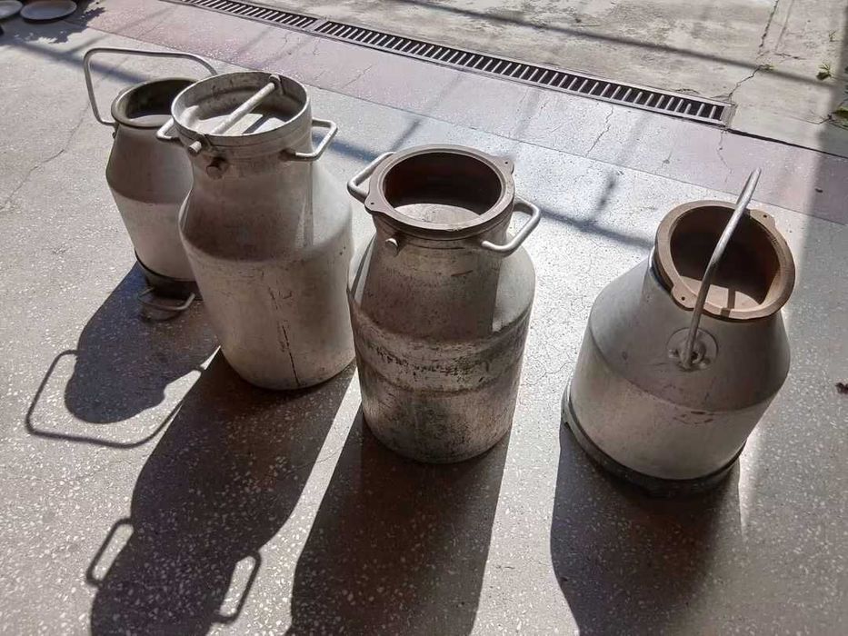 Bidoane de aluminiu