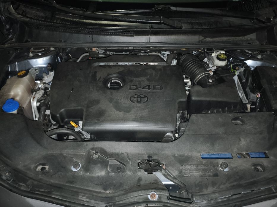 Toyota Verso 2010,  2.0 diesel, 5 locuri.