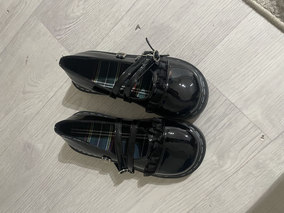 Школьные туфли стильные