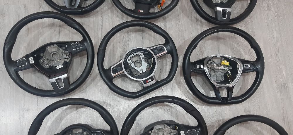 Vând Volane Passat CC, B7, Golf 6, 7,  Audi