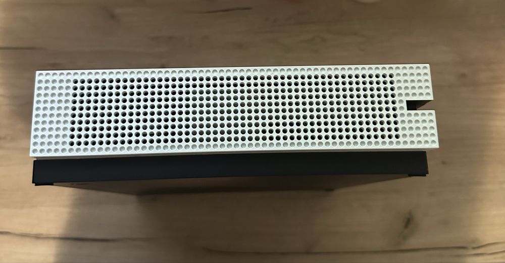 Vând xbox one s