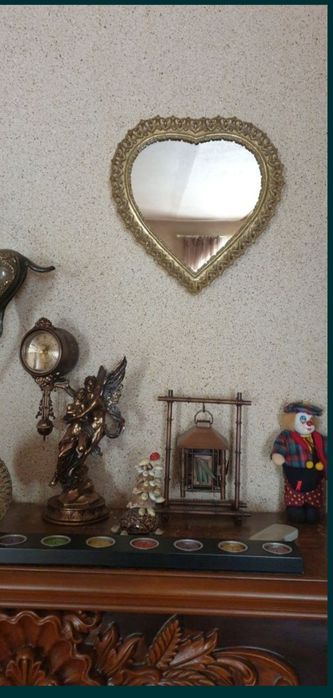 Зеркало в форме сердца