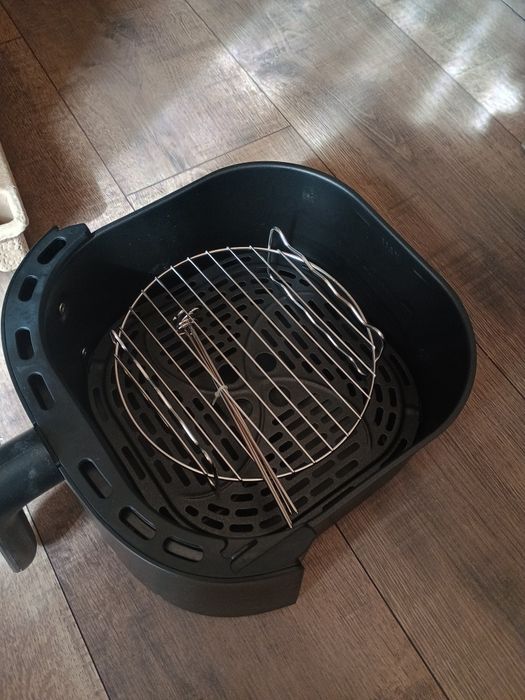 продавам чисто нов airfryer philips
