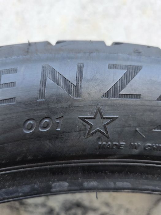 Vând două anvelope de vara Bridgestone  aleza 275 40 20 dot 4222
