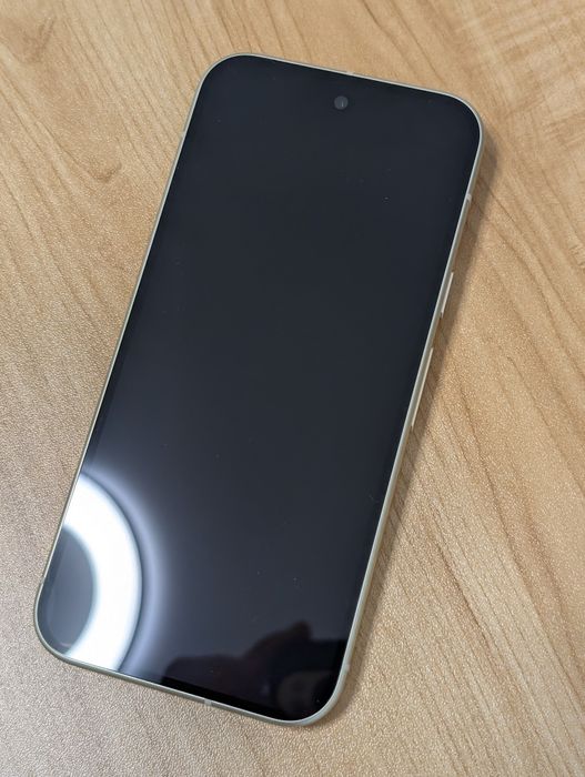 Vând smartphone Google Pixel 10 Lemongrass 128 GB in stare excelentă, garanție