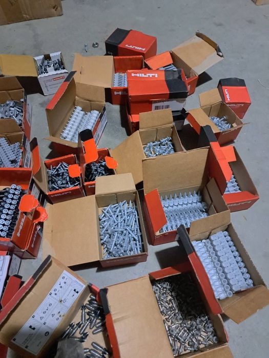 HILTI     Дюбели