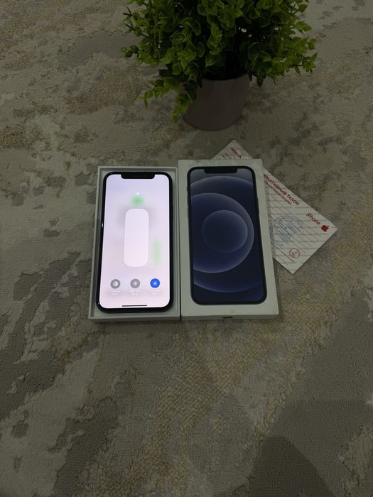 Продам iPhone 12