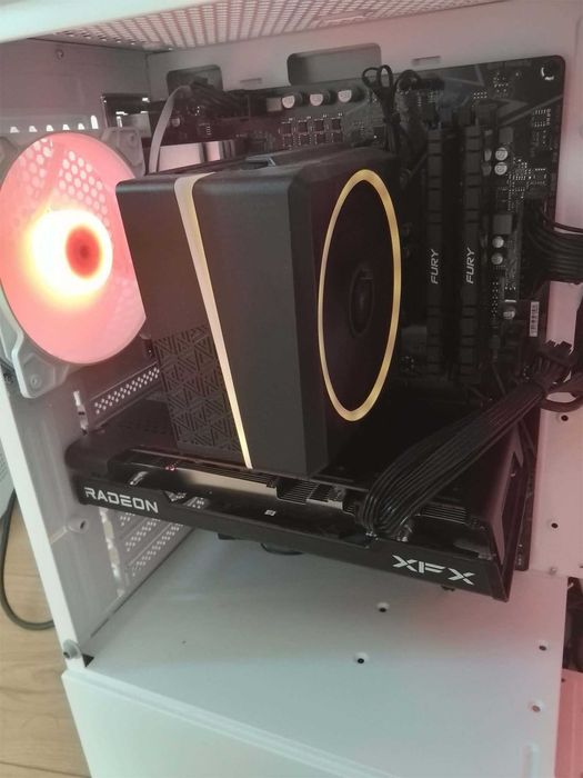 Gaming PC - Intel i5-10600KF - RX 6600 XT - 16GB RAM 3200Mhz