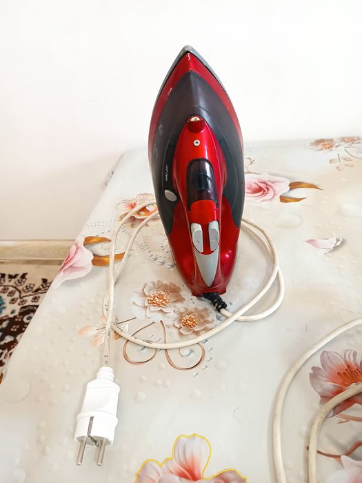 Продаю  Утюг , в отличном  рабочем  исправном  состоянии