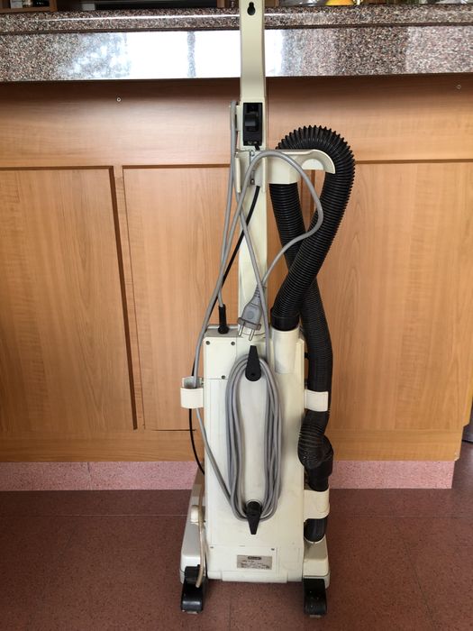 Прахосмукачка Delonghi за сухо и мокро почистване