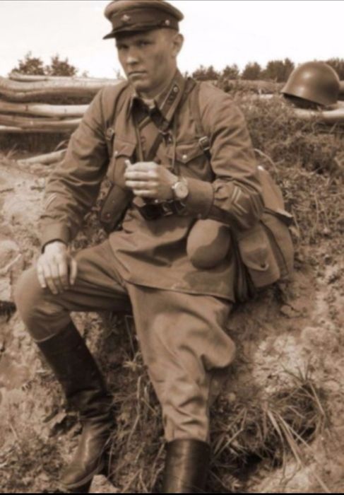 Продаю часы антиквариат. Швейцария.(TAVANNES WATCH GO)