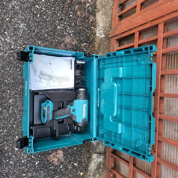 Suflanta aer cald Makita DHG 181