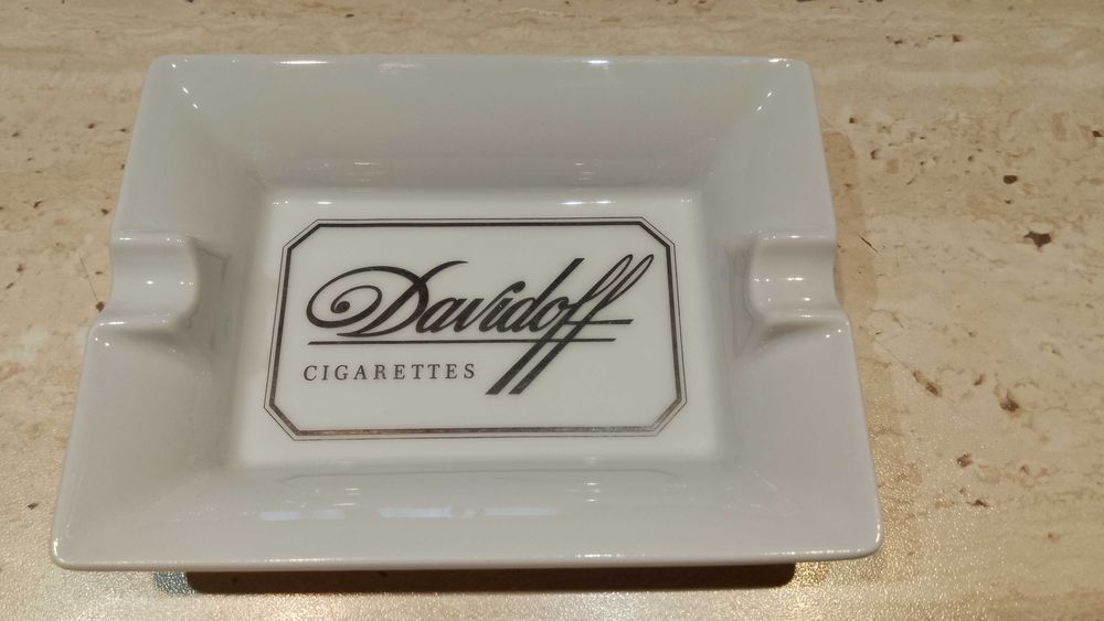 Scrumiera portelan fin, eleganta, lux, marca DAVIDOFF