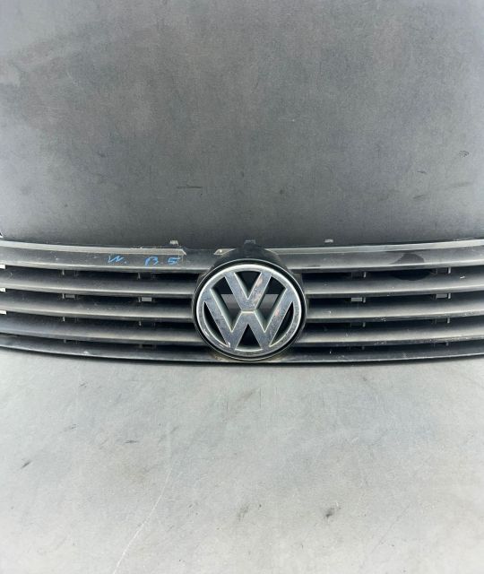 Grila radiator 3B0853653C 3B0853653C Volkswagen VW Passat B5
