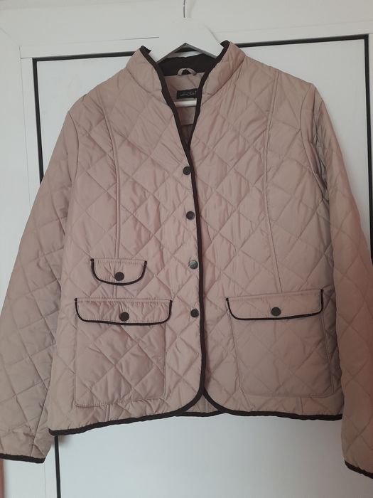 Geaca dama primăvară/toamna, mărimea 46, culoare capucino, impecabila.