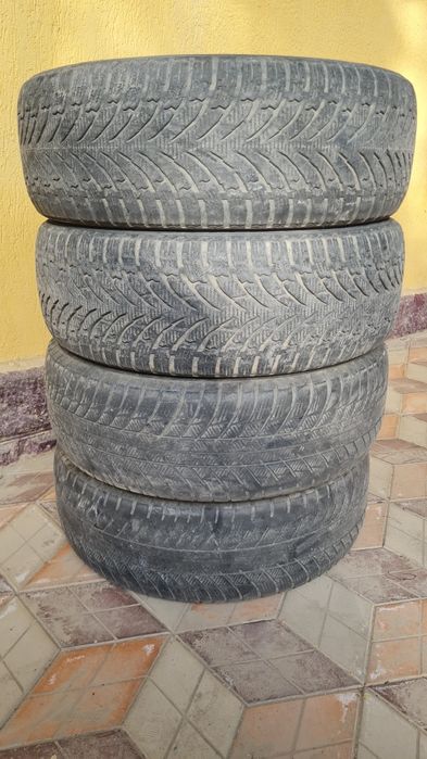 Шины ,б/у покрышки 225/60/18 всесезонные