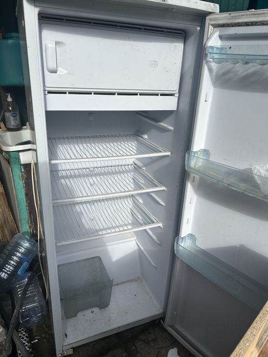 Продам холодильник бирюса нерабочий
