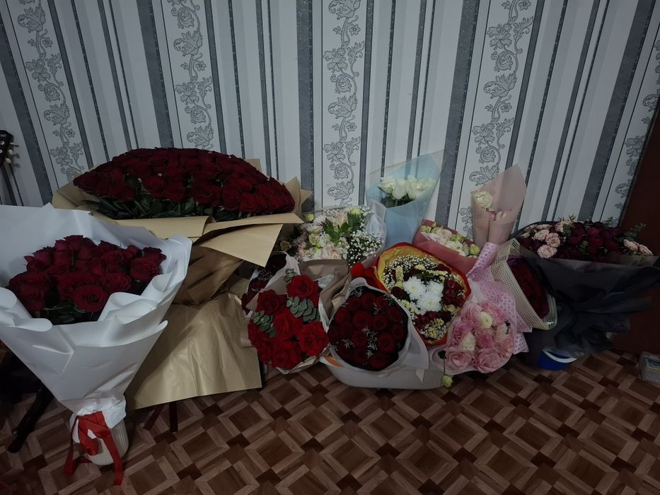 свежие букеты цветов