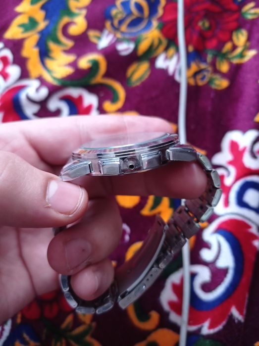 Сағат сатылады, Часы