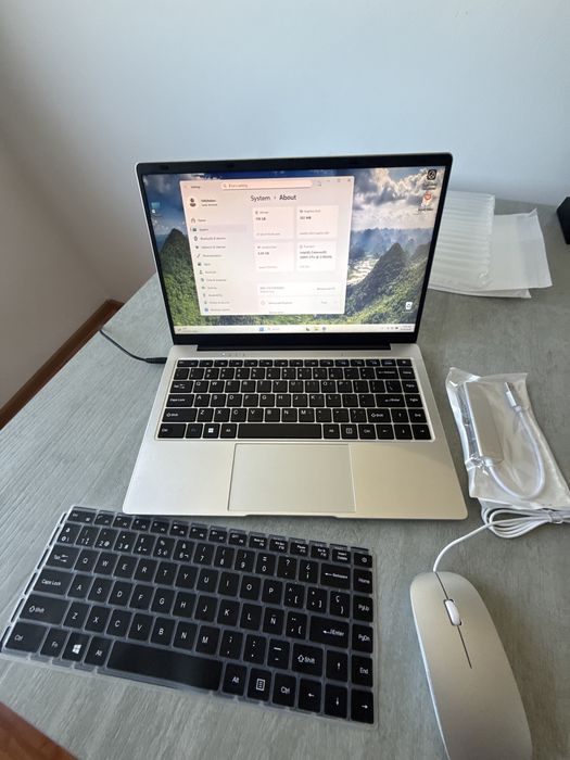 Laptop Intel  14.1”nou