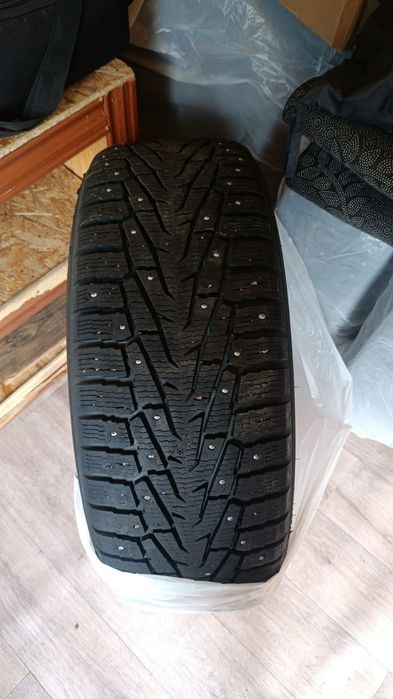 Продам комплект зимние шины