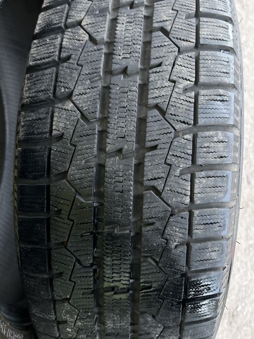 Шины зимние Toyo 215x55x17