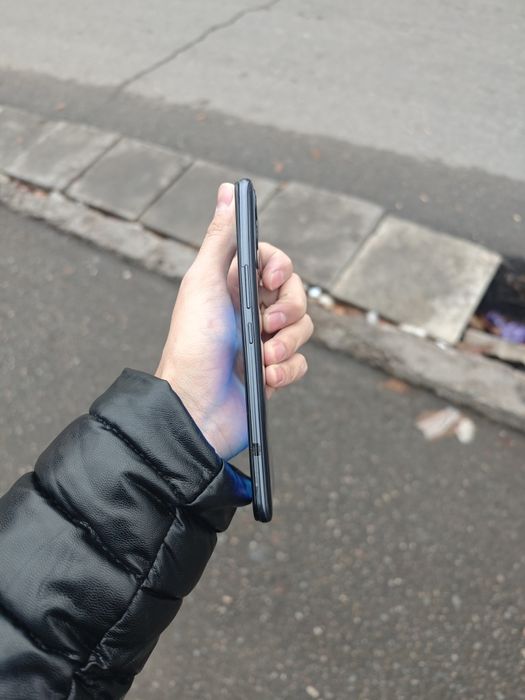 Redmi a5 3/64.        .