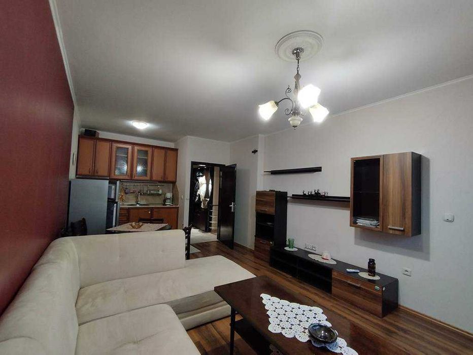 Давам под наем 2-стаен в жк Младост-1