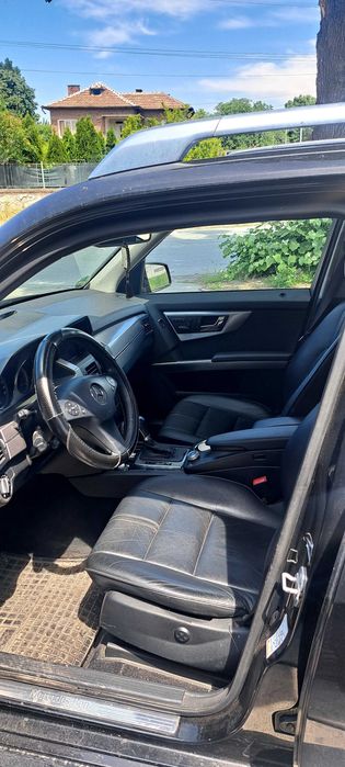 Продавам MERCEDES GLK 320