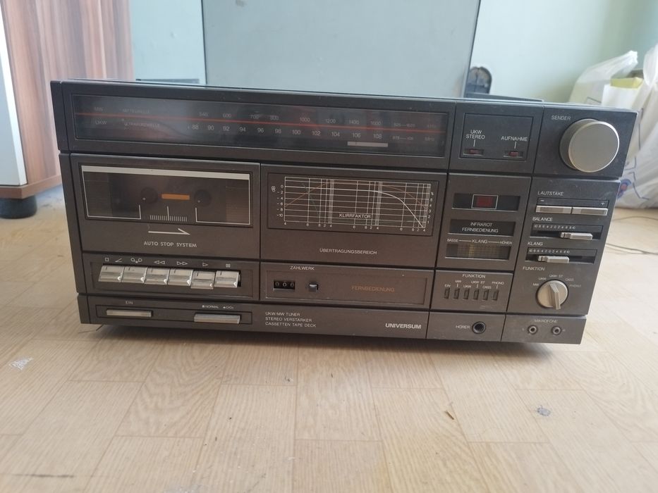 Ретро Стерео Уредба UNIVERSUM