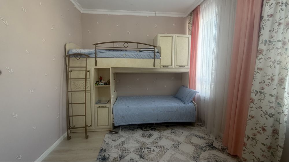 Двухъярусная кровать