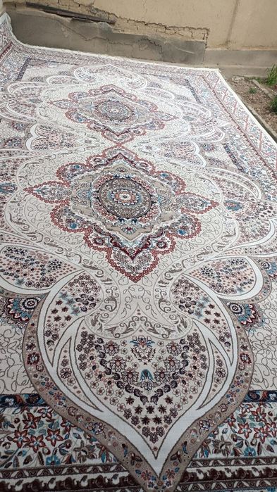 Gilam yengi sotladi narxi kelishilinadi