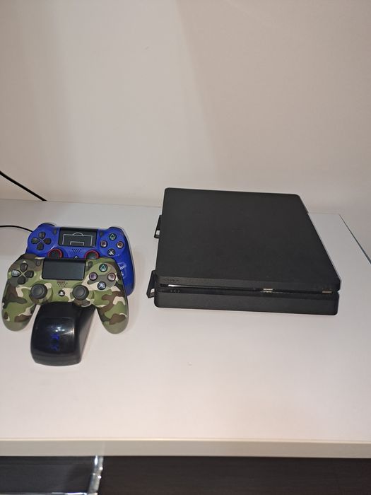 Playstation 4 slim