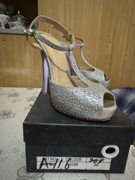 Туфли новогодние в стразах 36 р