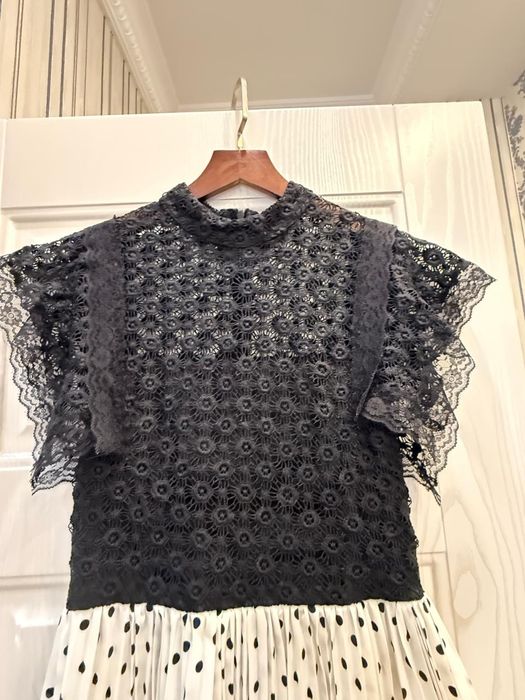 Нарядные женские платья.