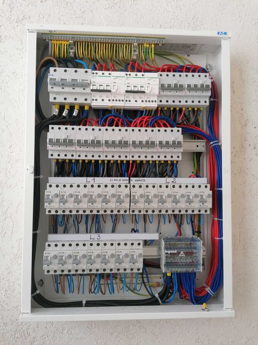 Servicii instalații electrice