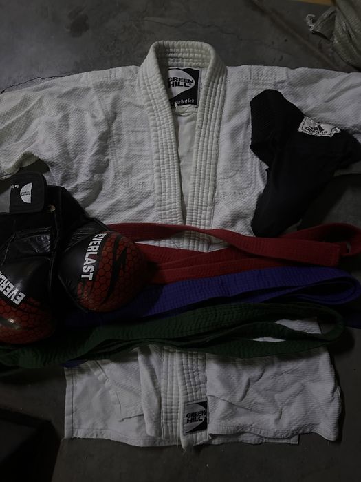 Кимоно, шлем, перчатки б/у