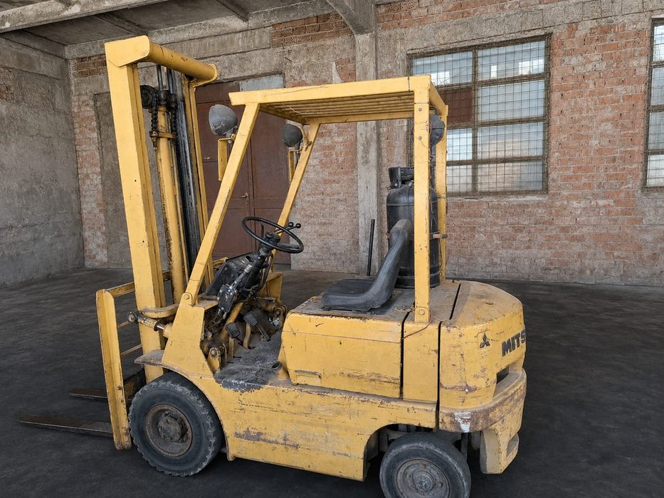 Vând stivuitor Mitsubishi FG14, pe GPL, în stare foarte bună de funcționare.