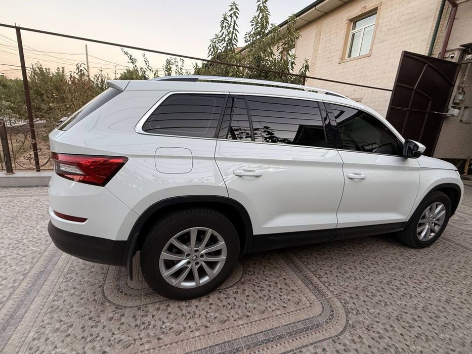 Skoda Kodiak 4x4 2021 год 7 местний