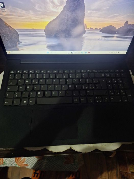 Laptop lenova G15 G4