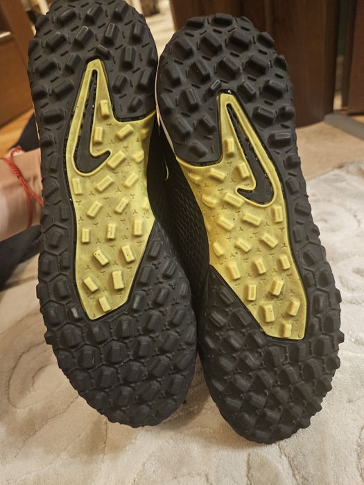Ghete Nike Phantom GT Academy TF mărime 38
Stare bună spre foarte buna