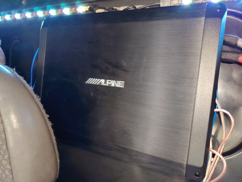 Vând subwoofer auto