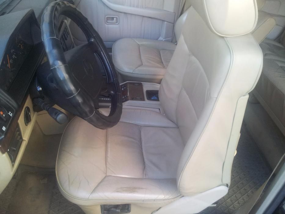 Боядисване на дивани и автосалони от естествена кожа.