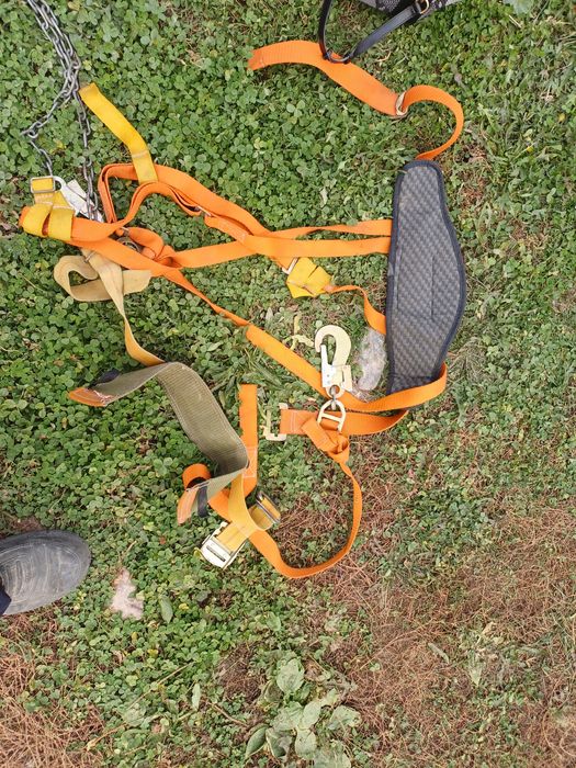 Предохранительный пояс .стройтельный