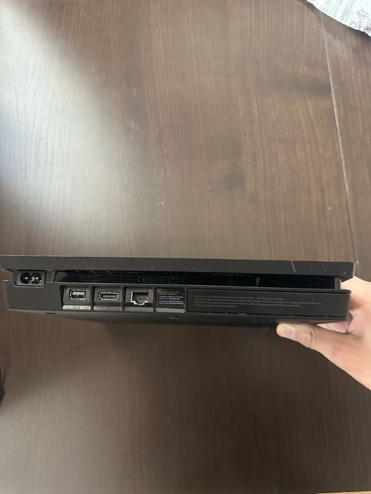 Ps4 slim 1tb отличен
