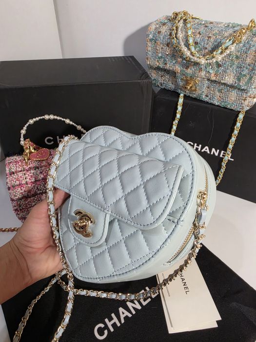 Налична чанта Chanel Heart Bag синя