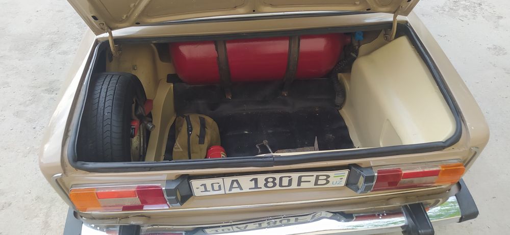 Vaz 2106 gazi bor srochna sotiladi